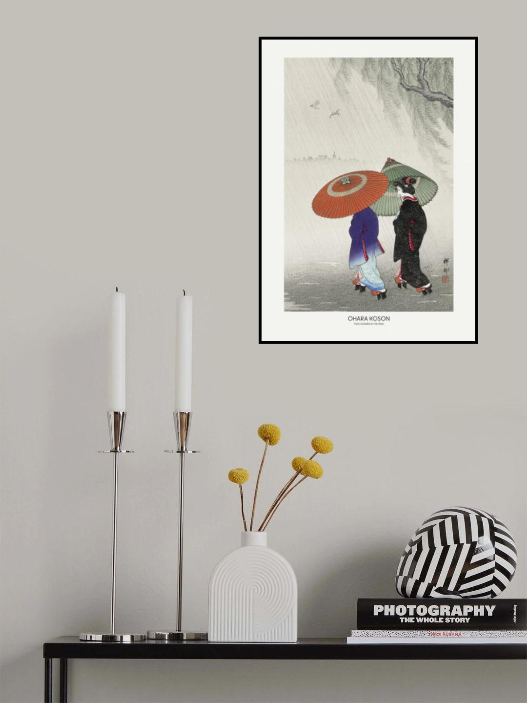 Two Women In The Rain Poster och Canvastavla