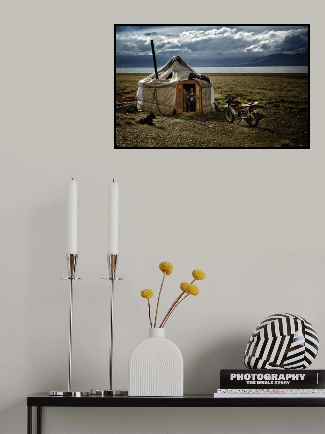 Alone in mongolian steppe Poster och Canvastavla