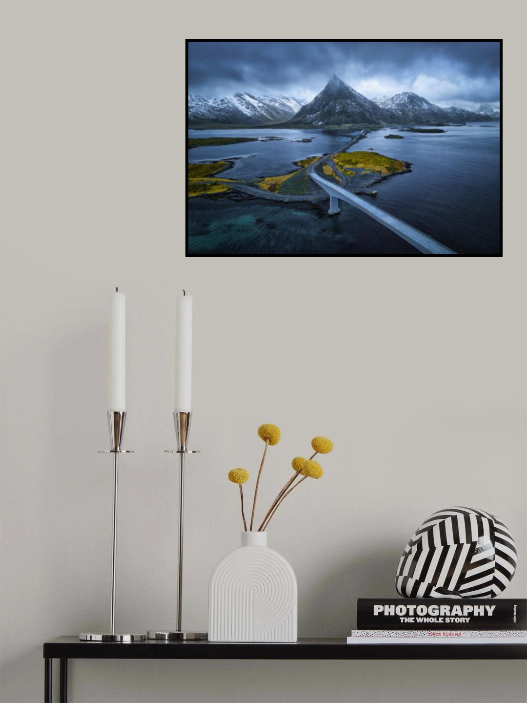 Volandstind In Blue Hours Poster och Canvastavla