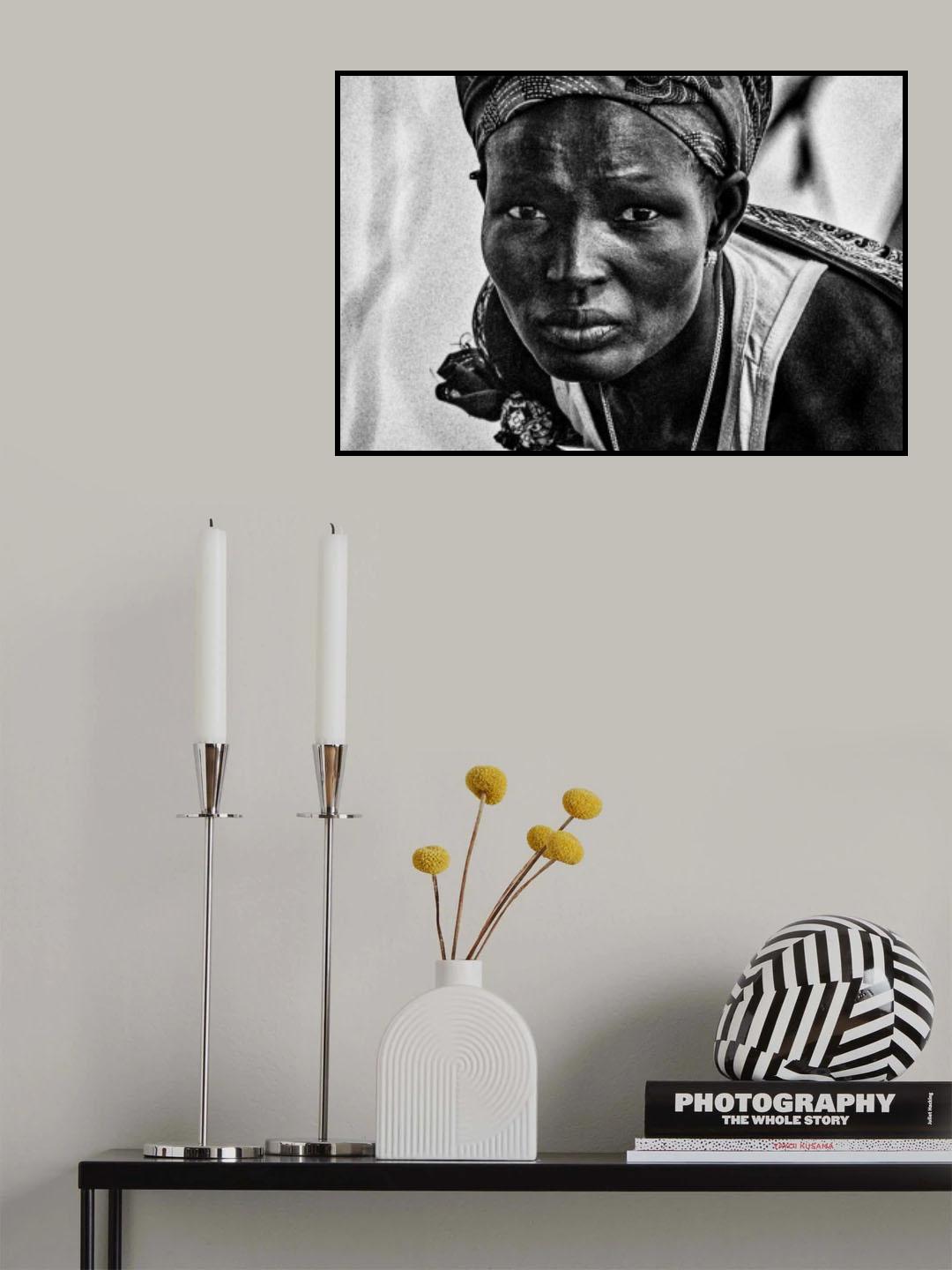 Mundari woman at a religious ceremony Poster och Canvastavla
