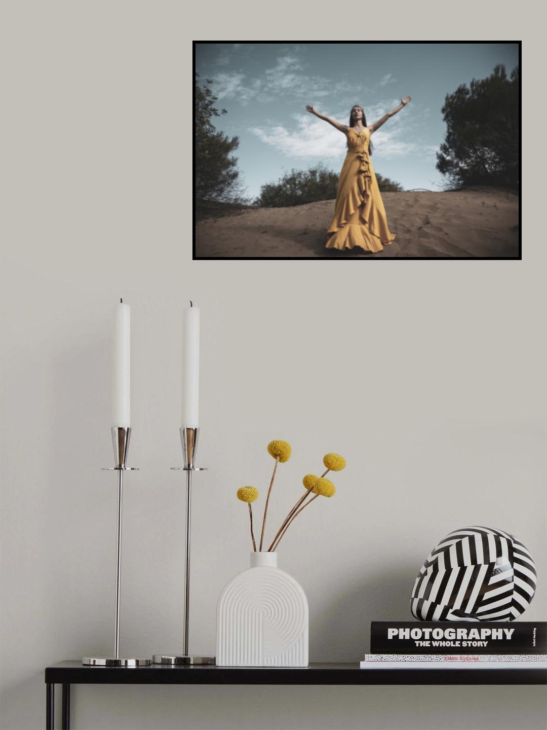woman in yellow dress Poster och Canvastavla