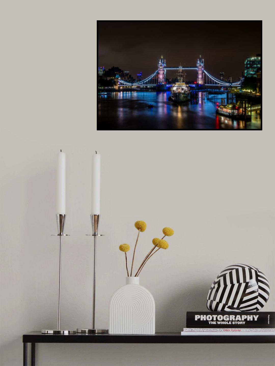 The Tower Bridge London by night Poster och Canvastavla