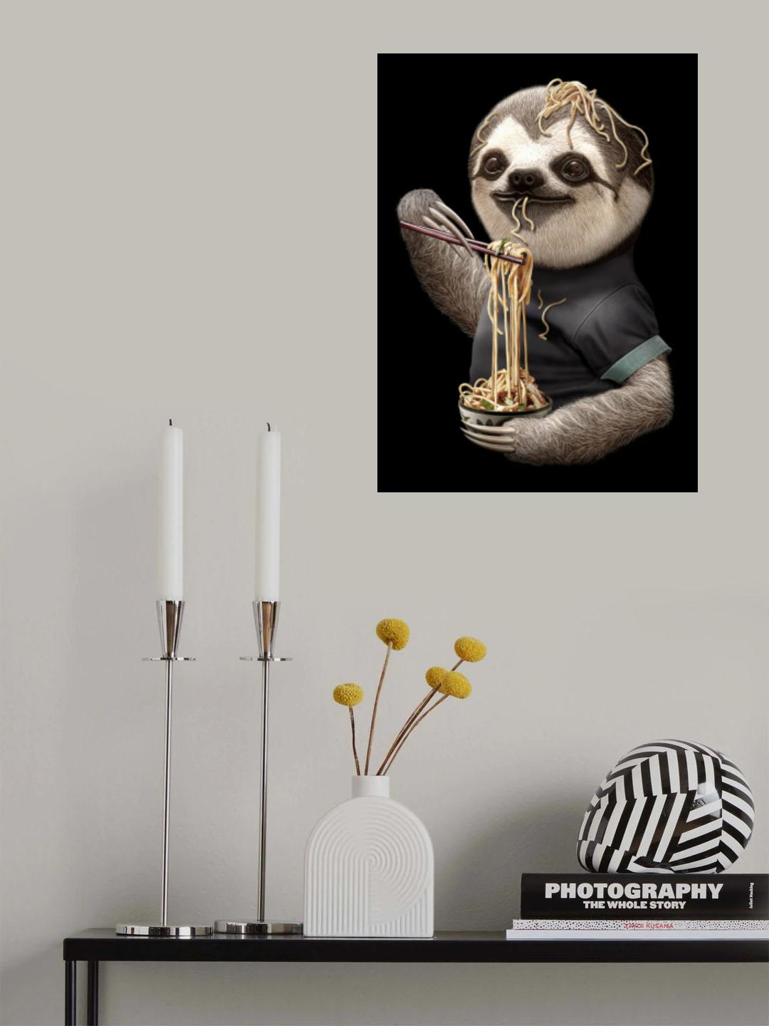 SLOTH EATING NOODLE Poster och Canvastavla