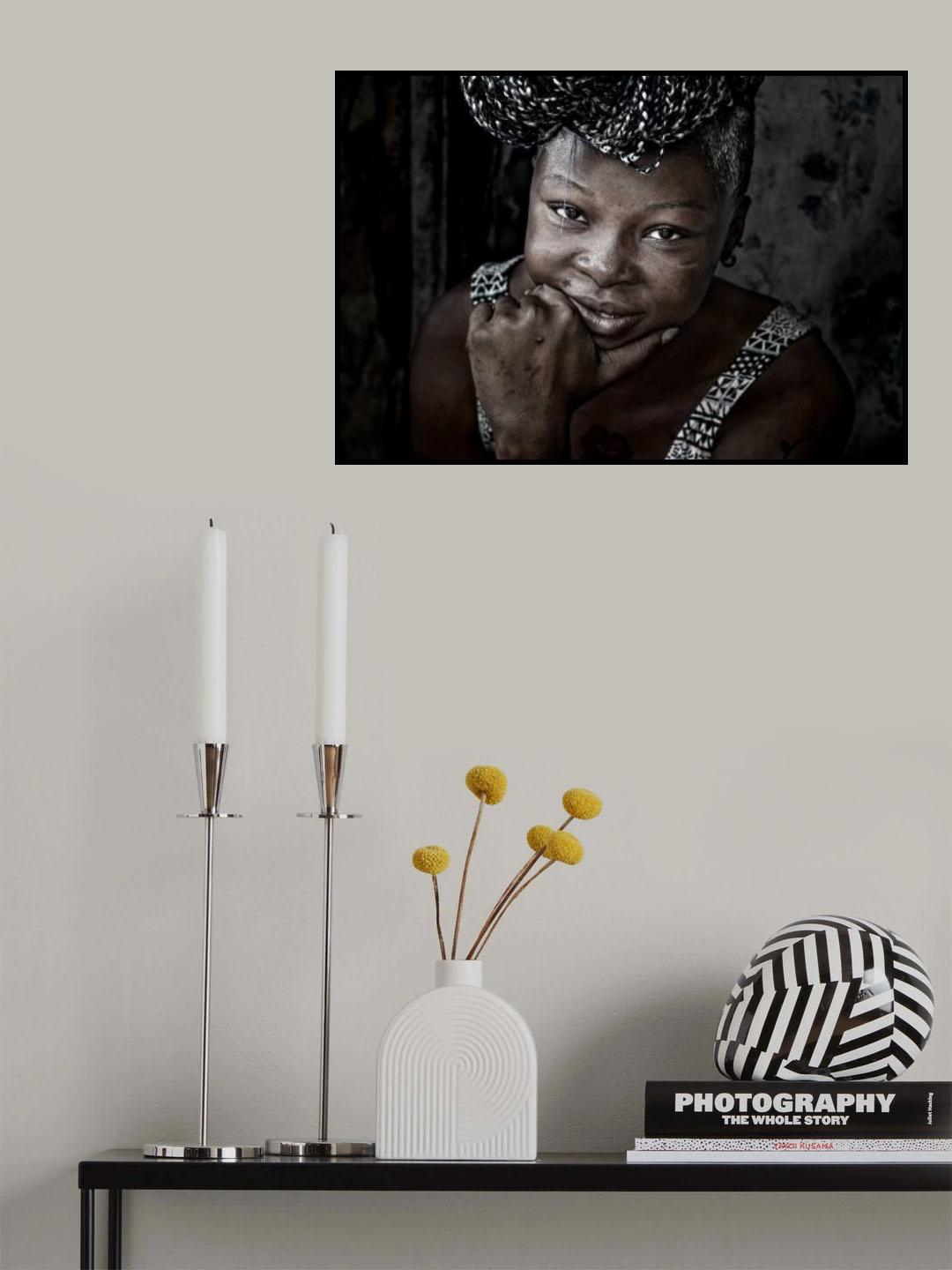 Woman with a gold tooth in the old Buduburam refugee camp - Ghana Poster och Canvastavla