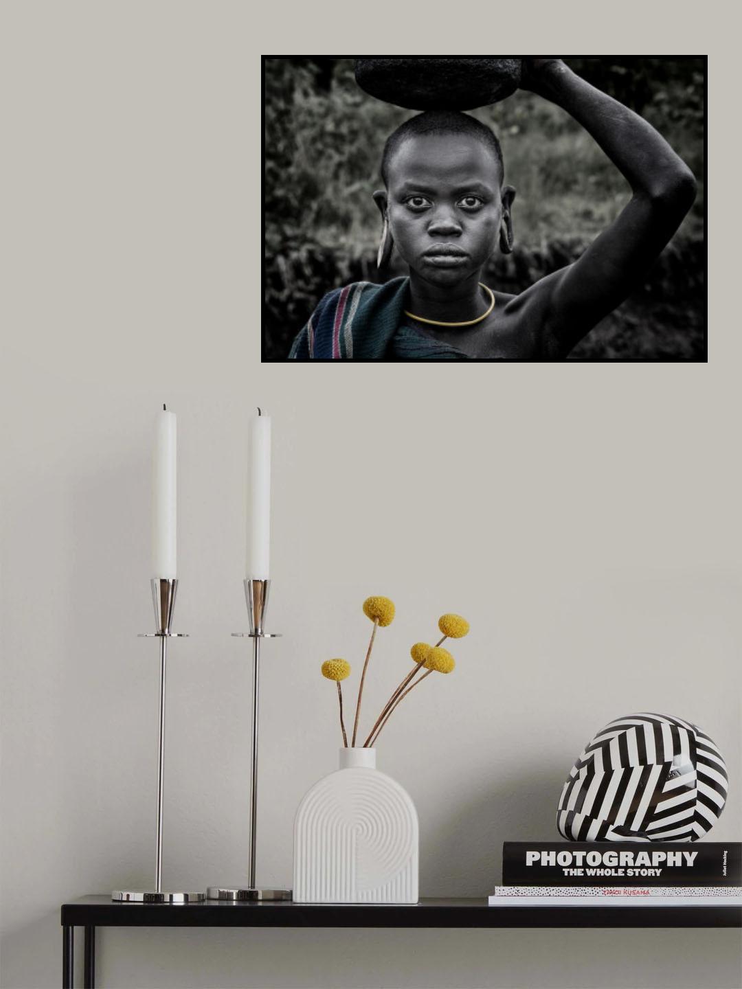 Surmi tribe girl. Poster och Canvastavla