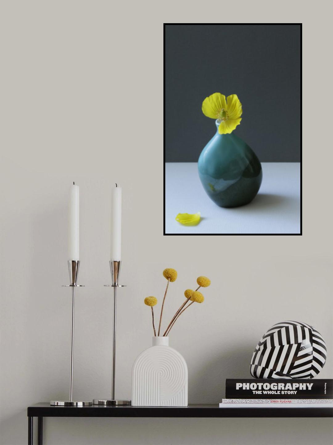 Yellow Welsh Poppy Still Life Poster och Canvastavla