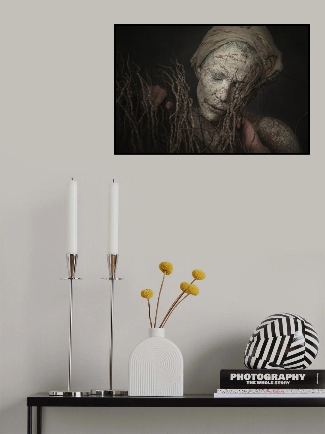 Outcast Poster och Canvastavla