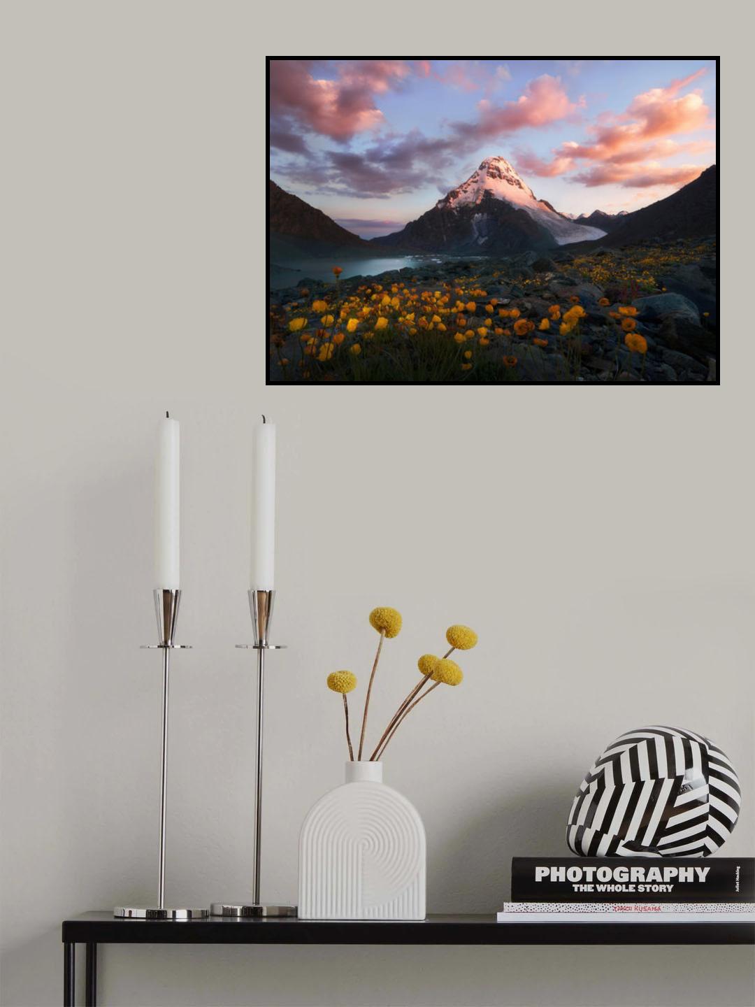 花海中的小珠峰 Poster och Canvastavla