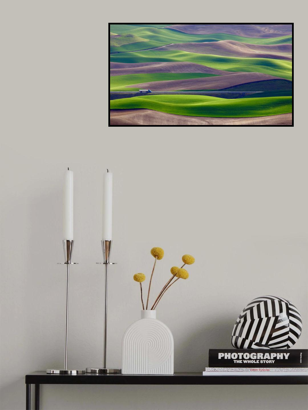 Driving in the wheat field at Palouse Poster och Canvastavla