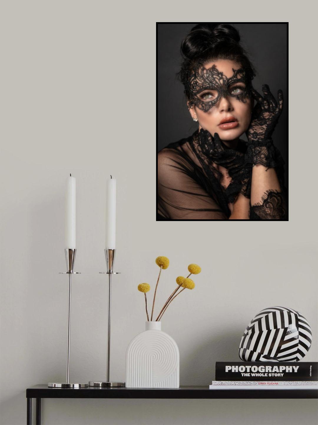 Masked Beauty Poster och Canvastavla