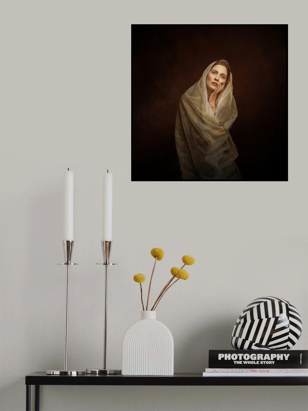 The girl behind the curtain Poster och Canvastavla