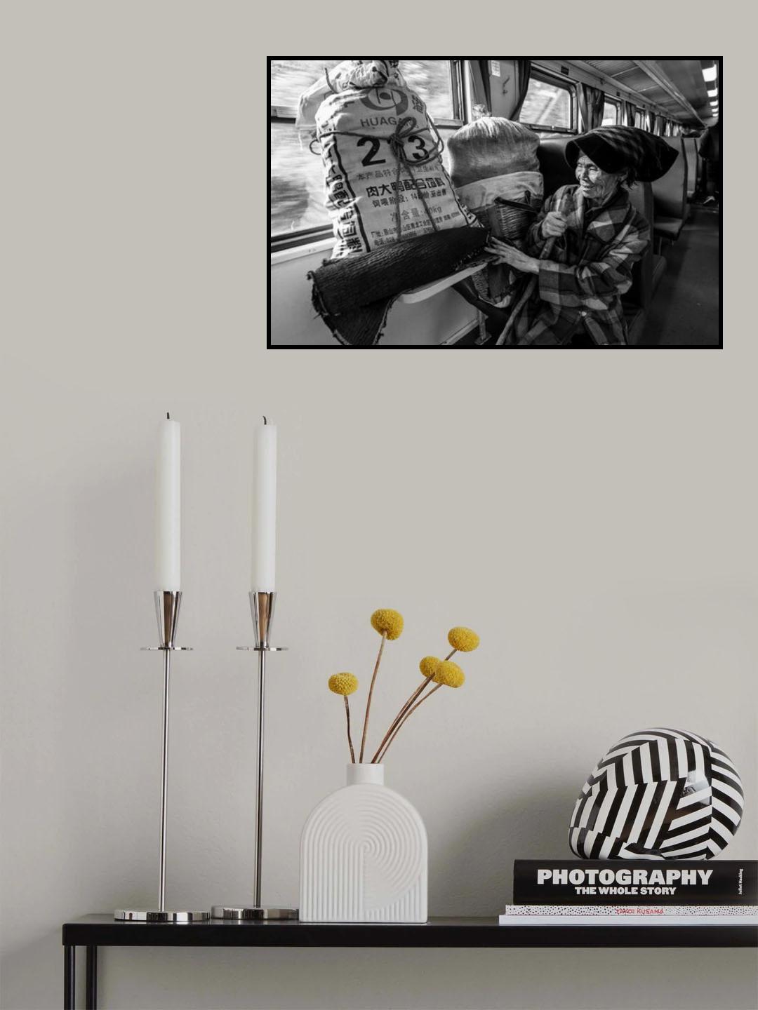 列车上的彝族老人 Poster och Canvastavla