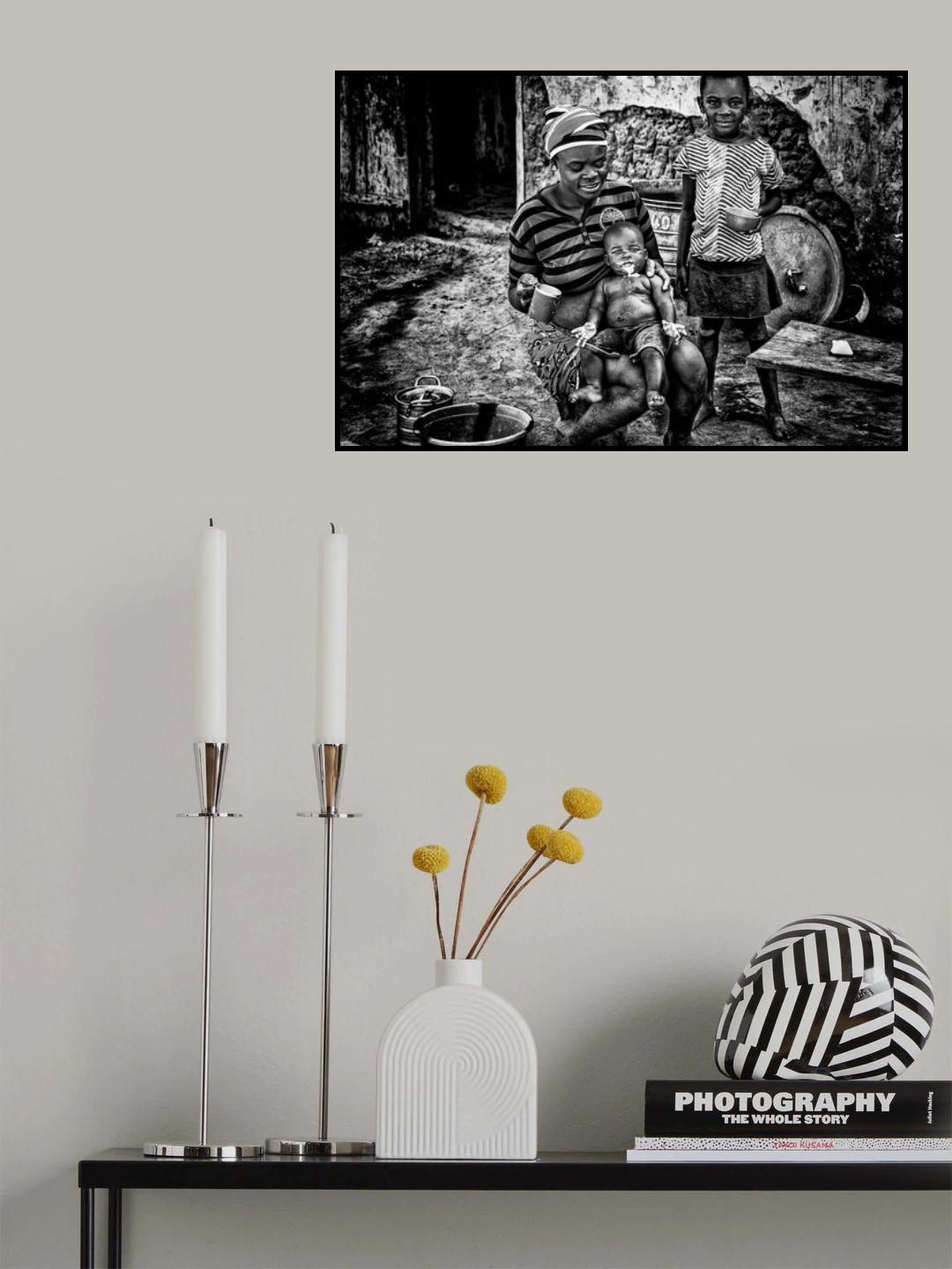 Feeding her child with milk - Benin Poster och Canvastavla