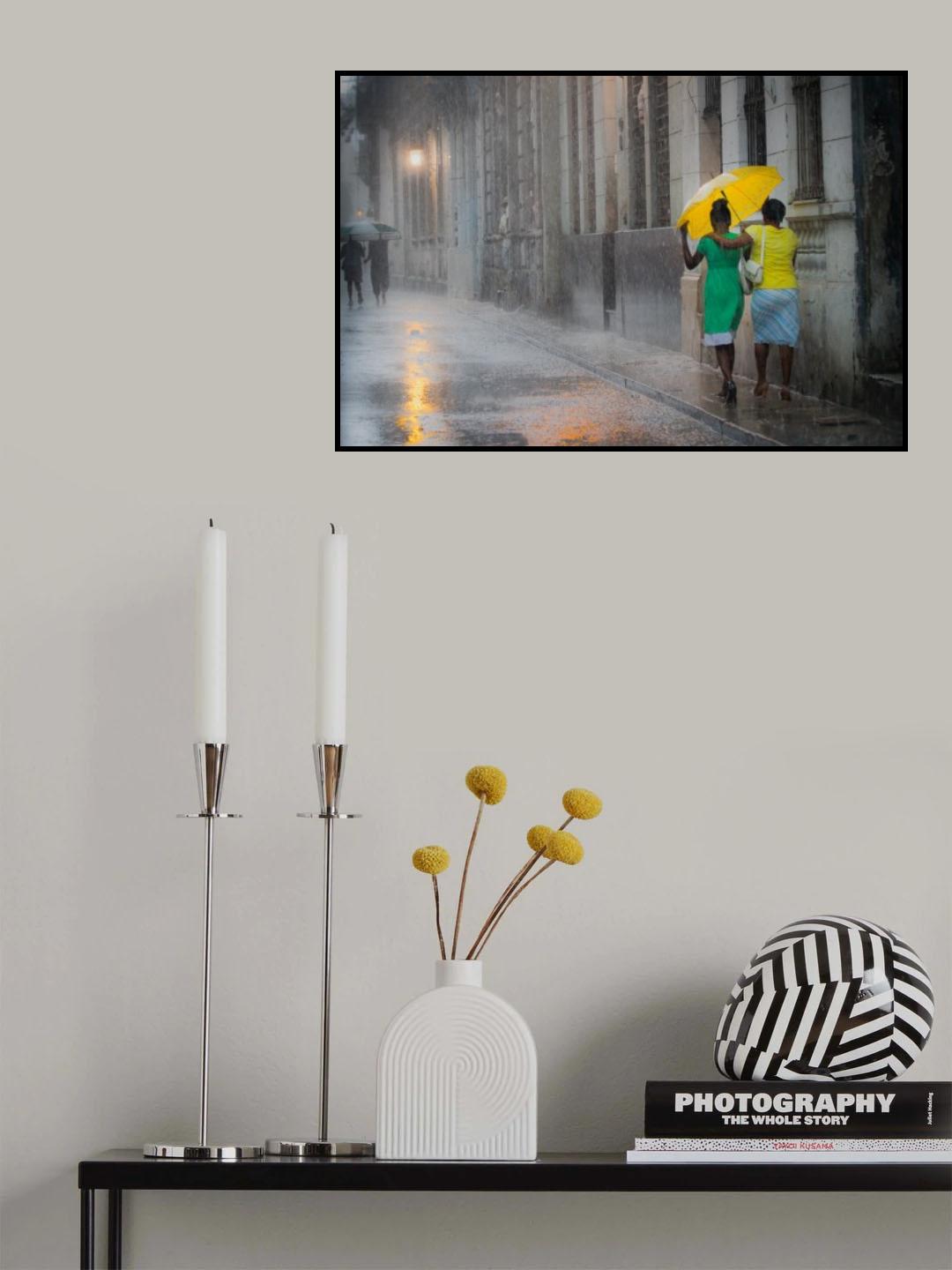Yellow Umbrella (Rainy Day in Havana) Poster och Canvastavla