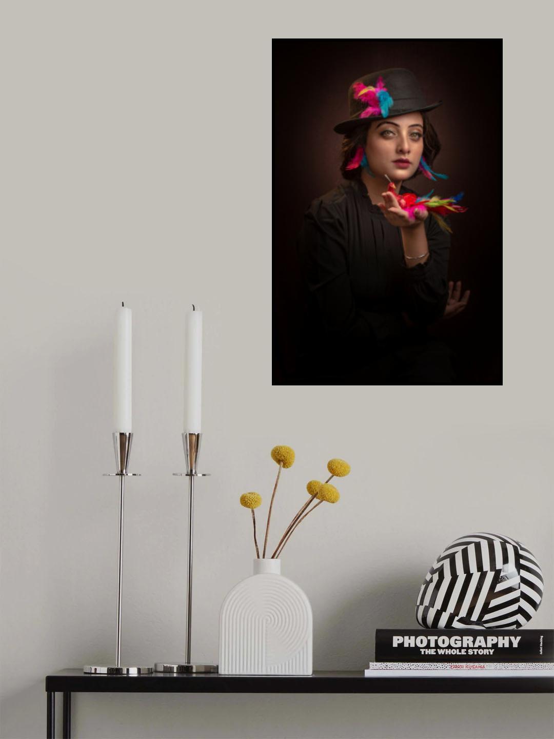 LADY WITH BIRD Poster och Canvastavla