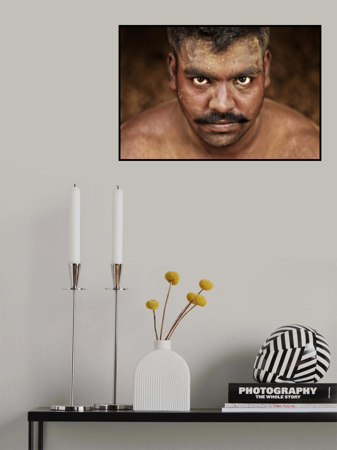 Looks of Strength Poster och Canvastavla