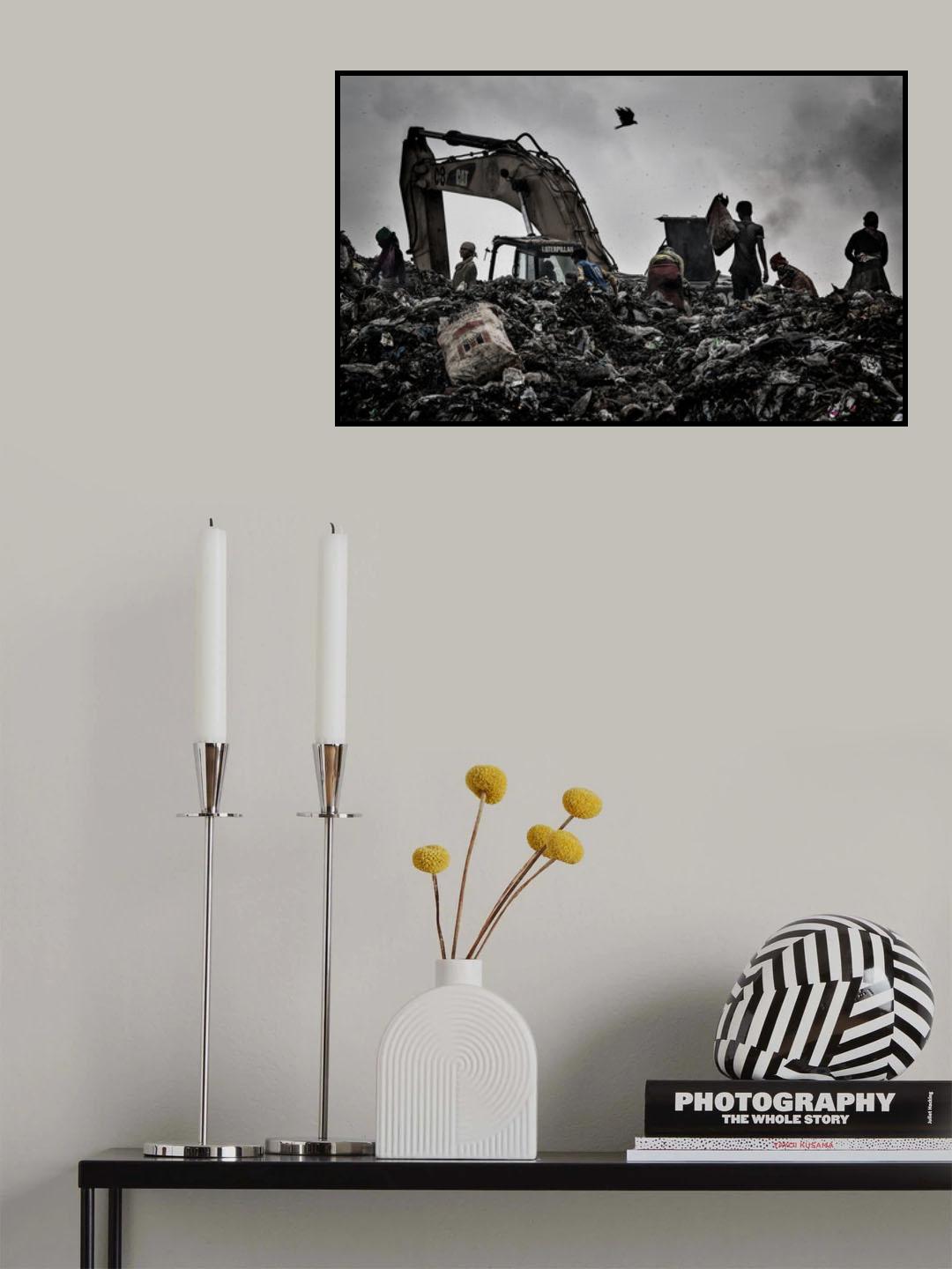 Searching for goods in a dumping site in Dakha - Bangladesh Poster och Canvastavla