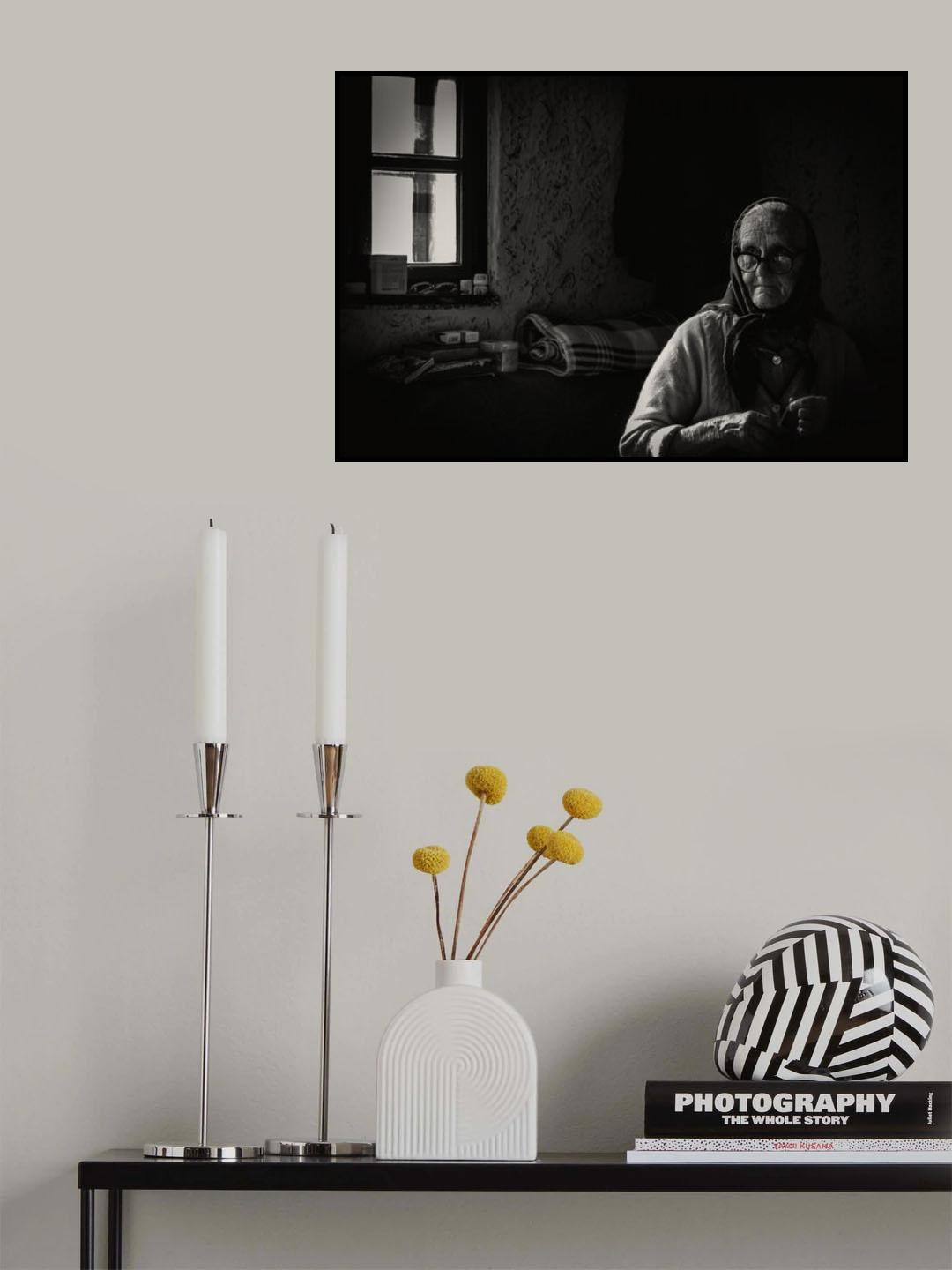 The seamstress B&W Poster och Canvastavla