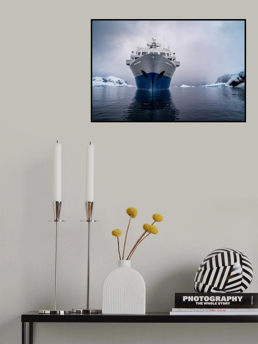 Antarctic Cruiser Poster och Canvastavla