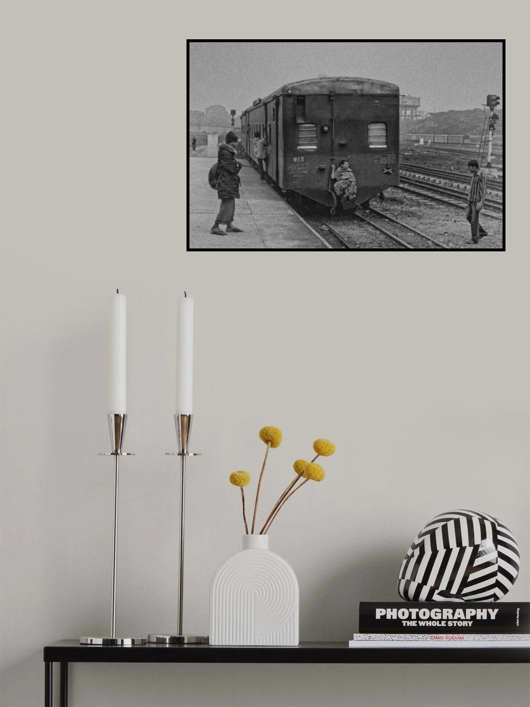 The train is leaving. Poster och Canvastavla