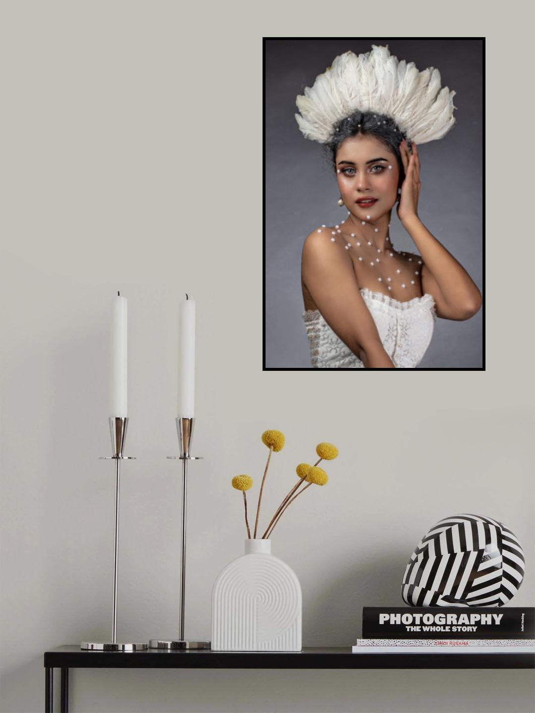 WHITE FEATHER LADY Poster och Canvastavla