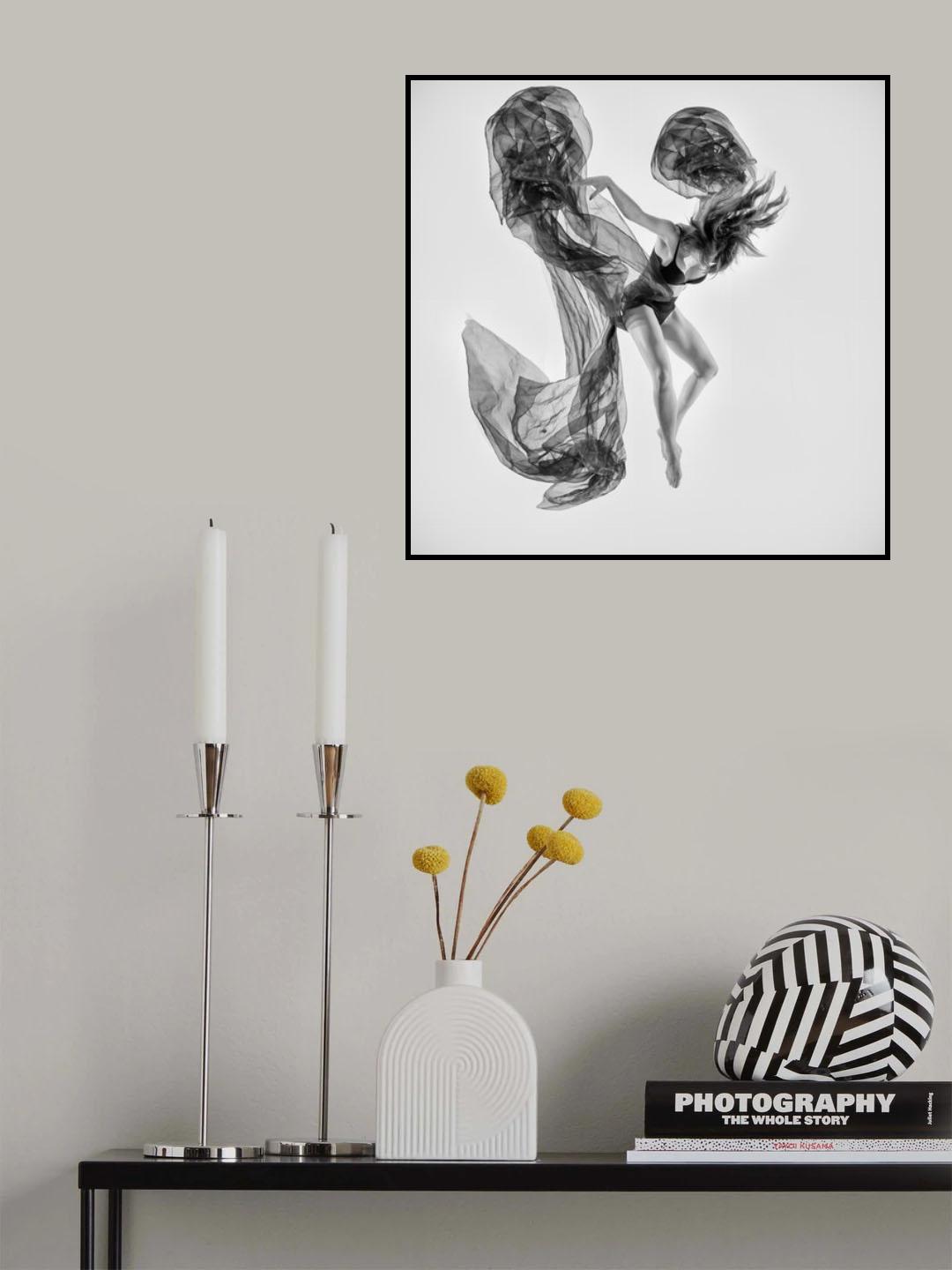 Falling to Earth Poster och Canvastavla