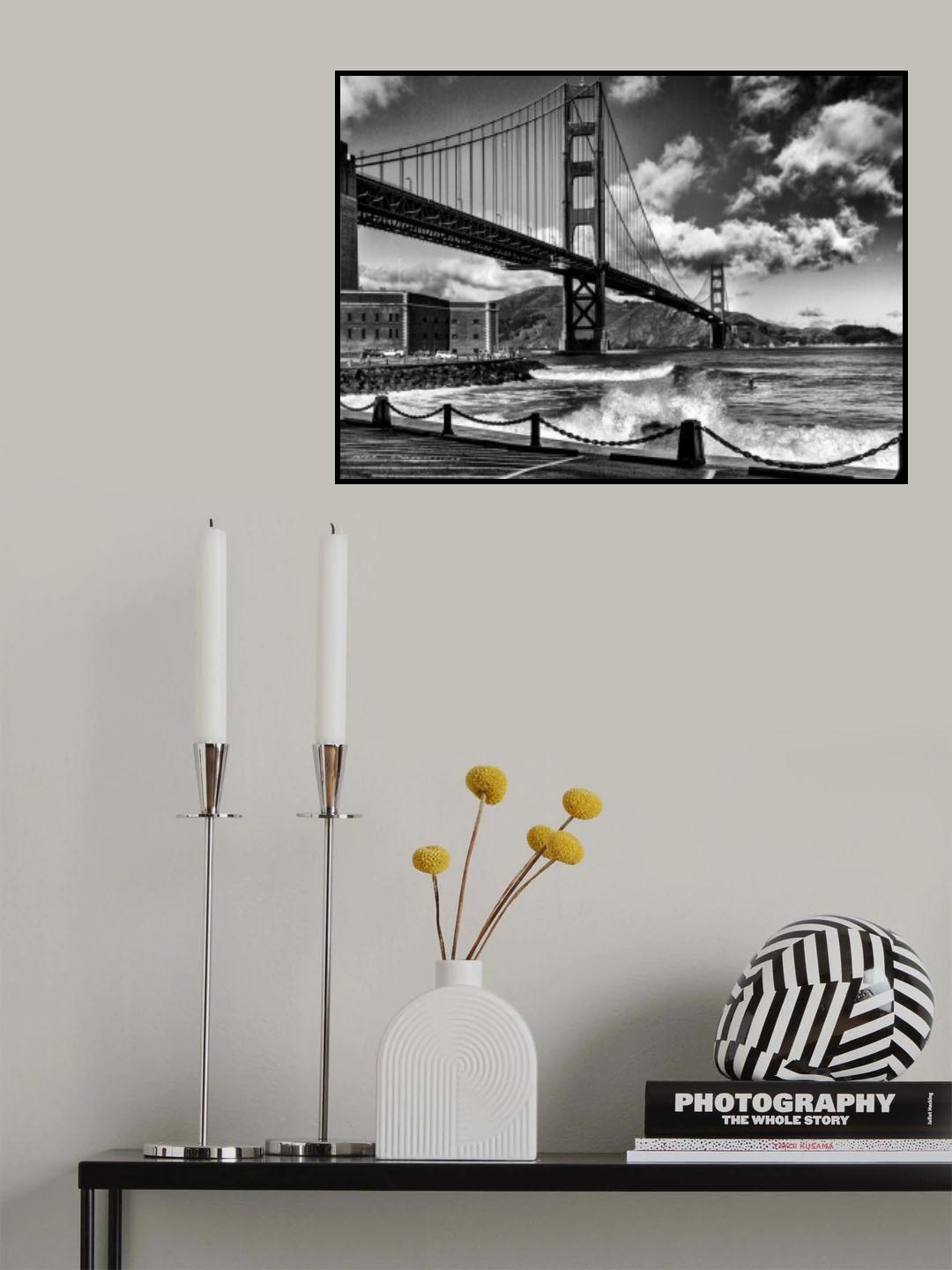 Surfing under the Golden Gate Bridge Poster och Canvastavla