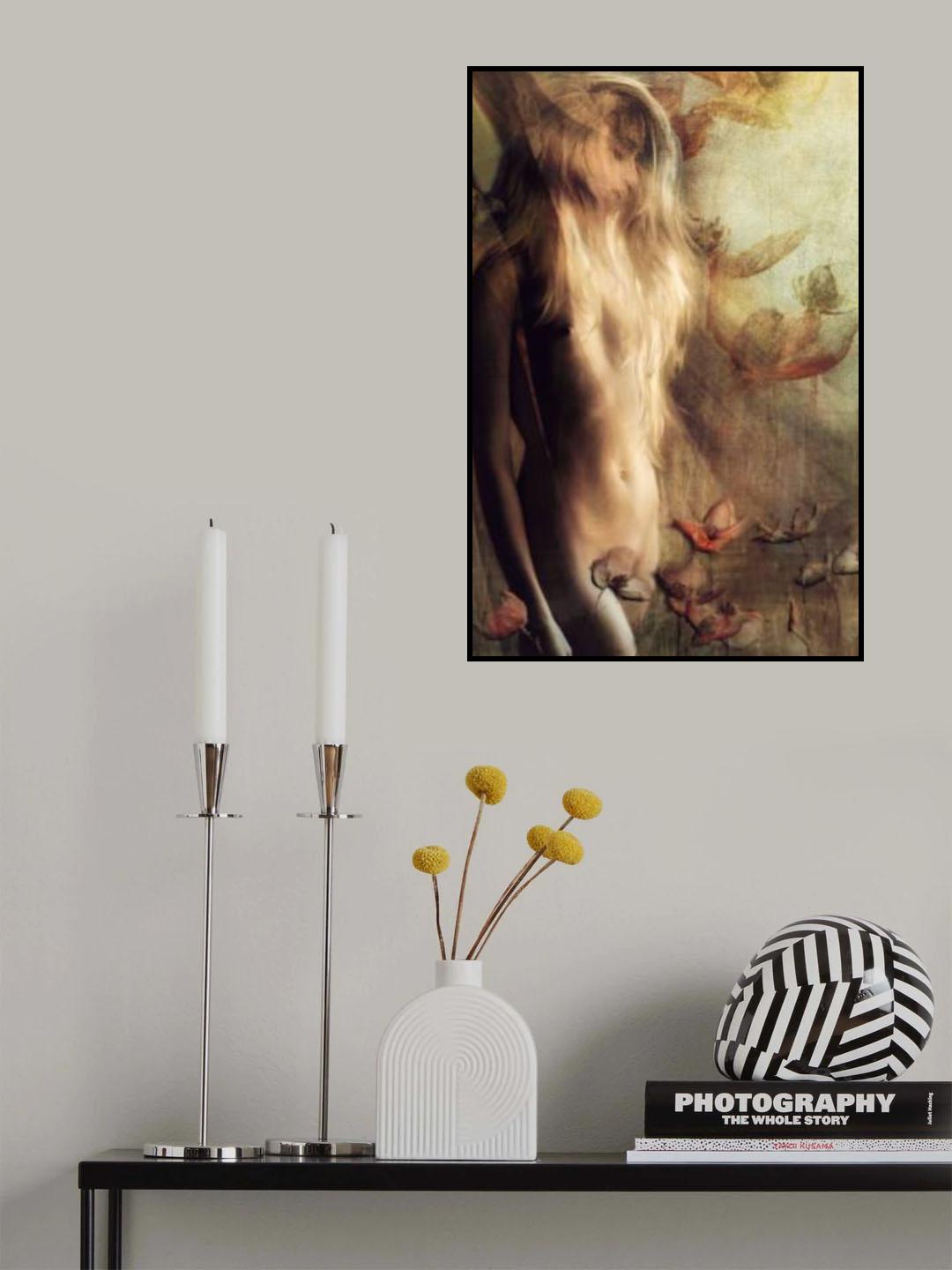 And she shows you where to look among the garbage and the flowers... Poster och Canvastavla