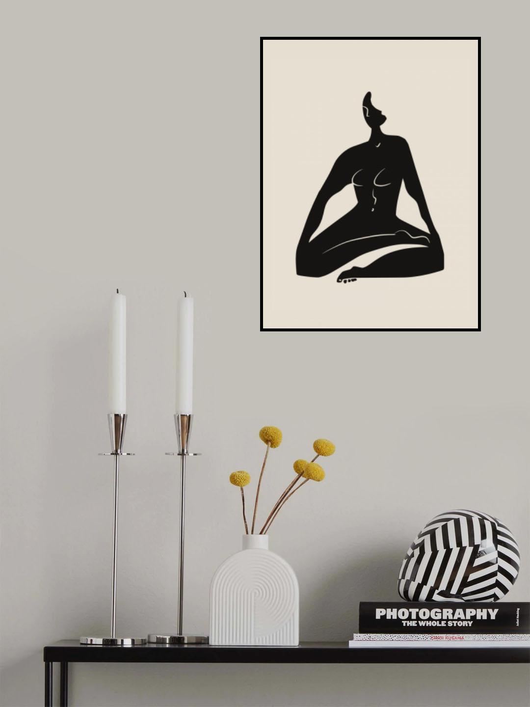 Meditating Nude In Black Poster och Canvastavla