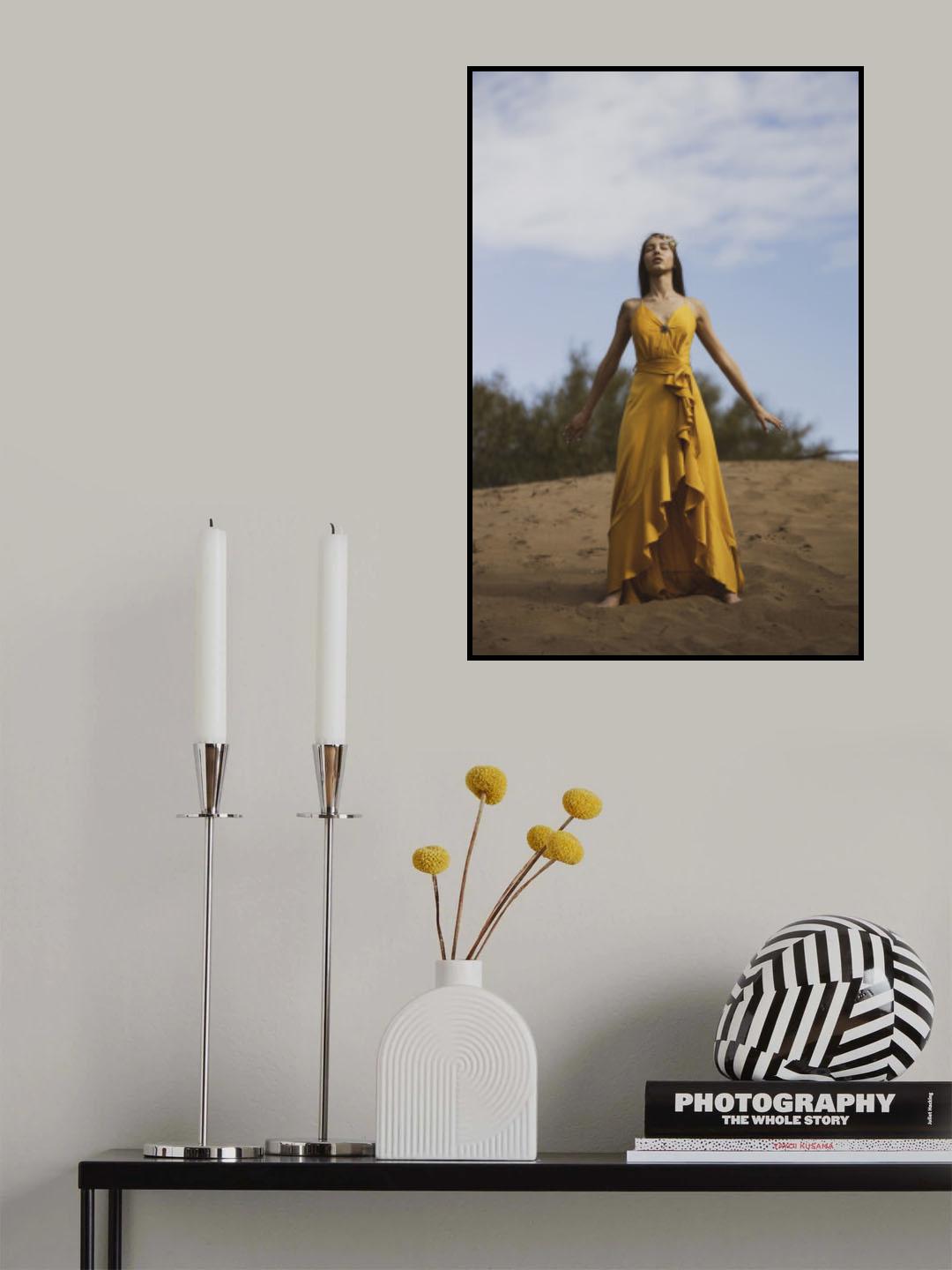 woman in yellow dress Poster och Canvastavla