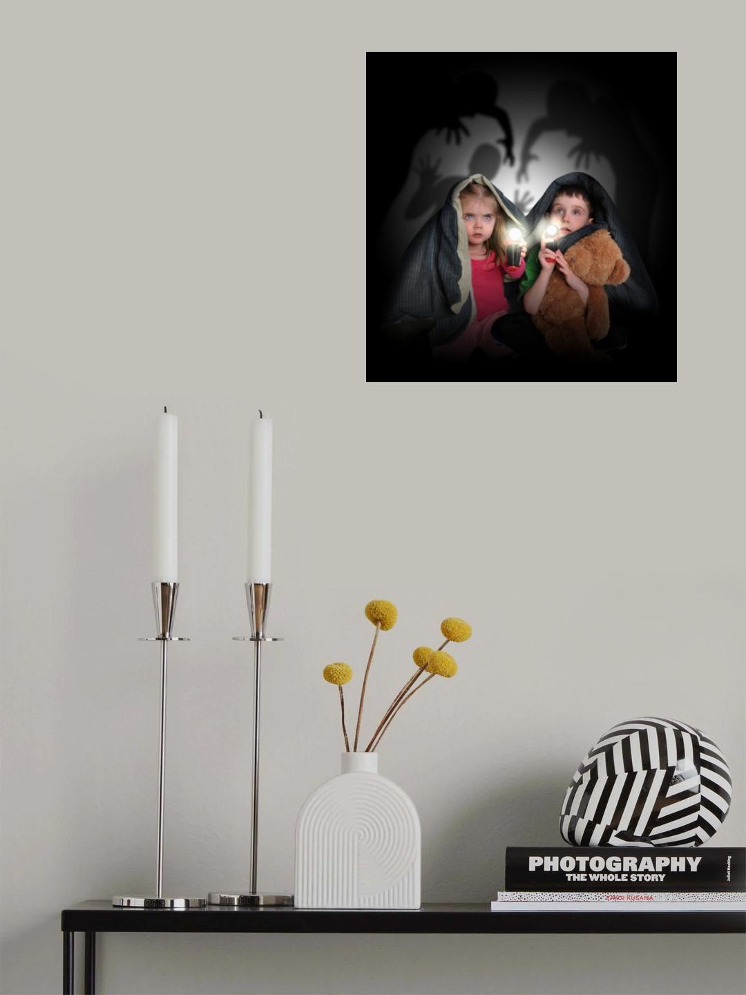 Scared Children Looking at Night Shadows Poster och Canvastavla