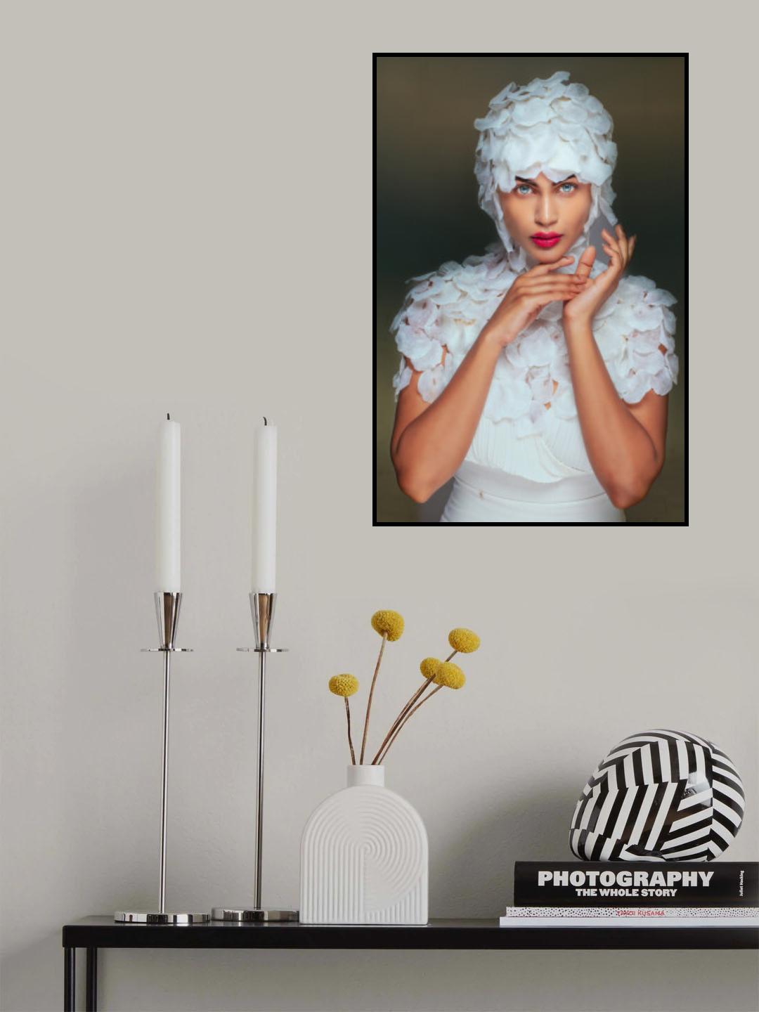 LADY WITH BLUE EYES Poster och Canvastavla