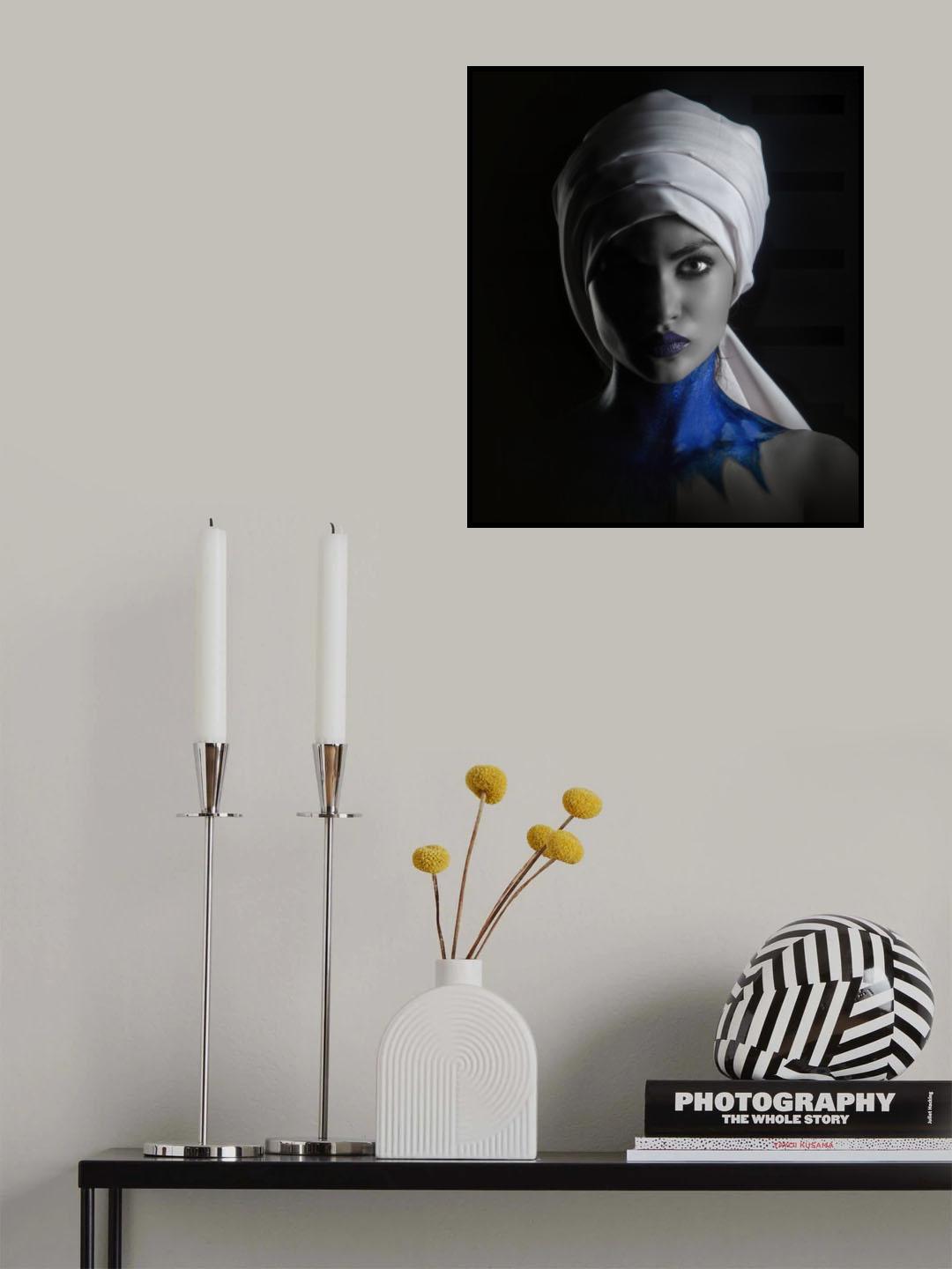 A STRANGE WOMAN Poster och Canvastavla