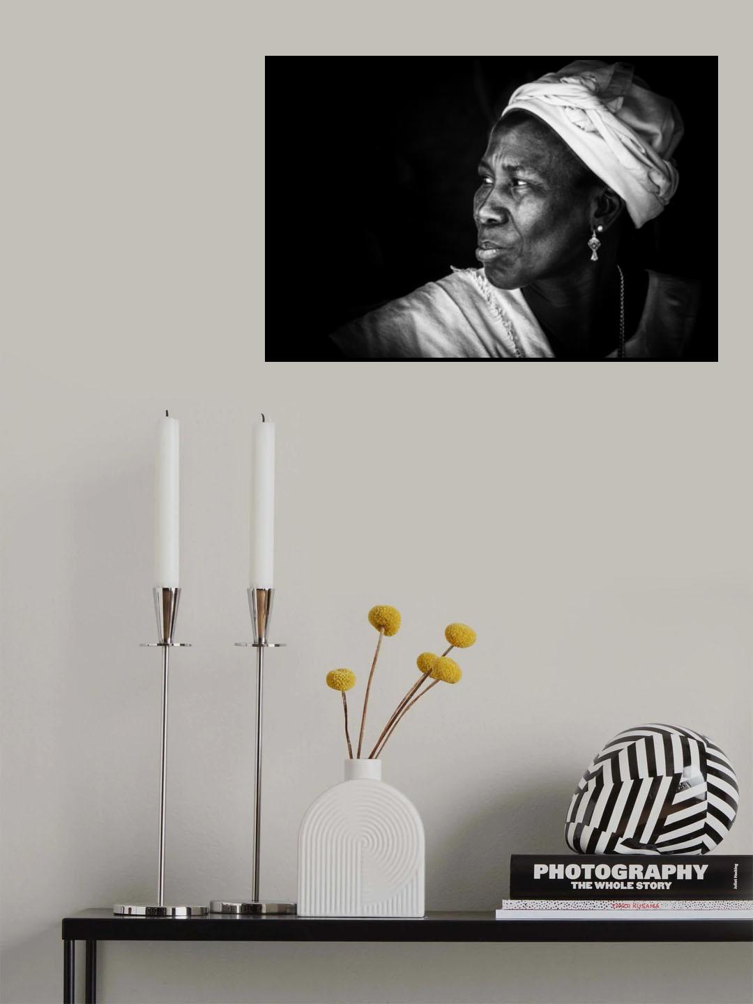 woman at Guinea Bissau Poster och Canvastavla