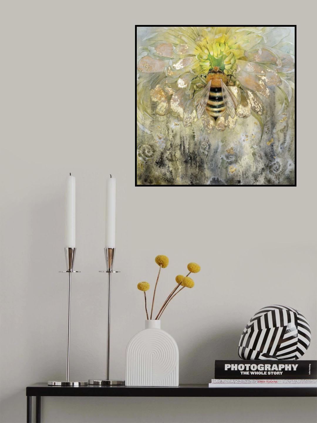 Honeybee Poster och Canvastavla