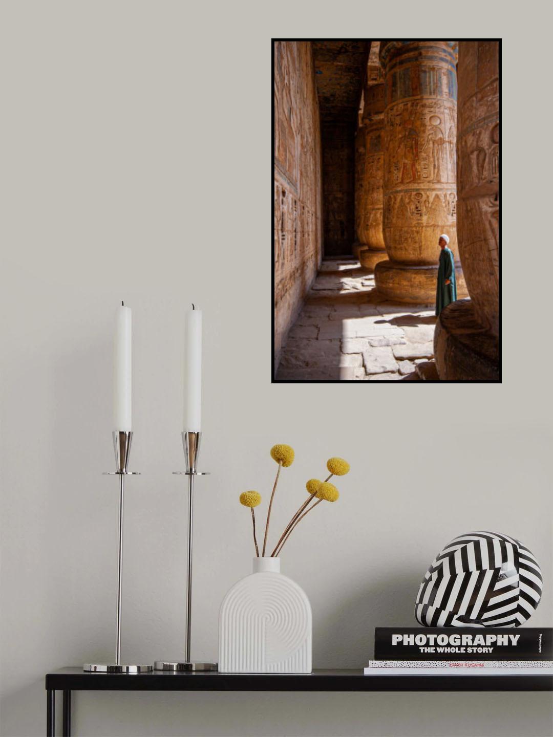 Between the pillars Poster och Canvastavla
