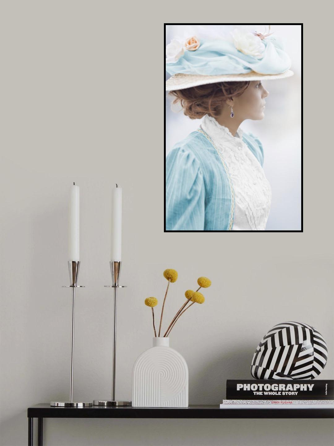 Woman in Blue Poster och Canvastavla