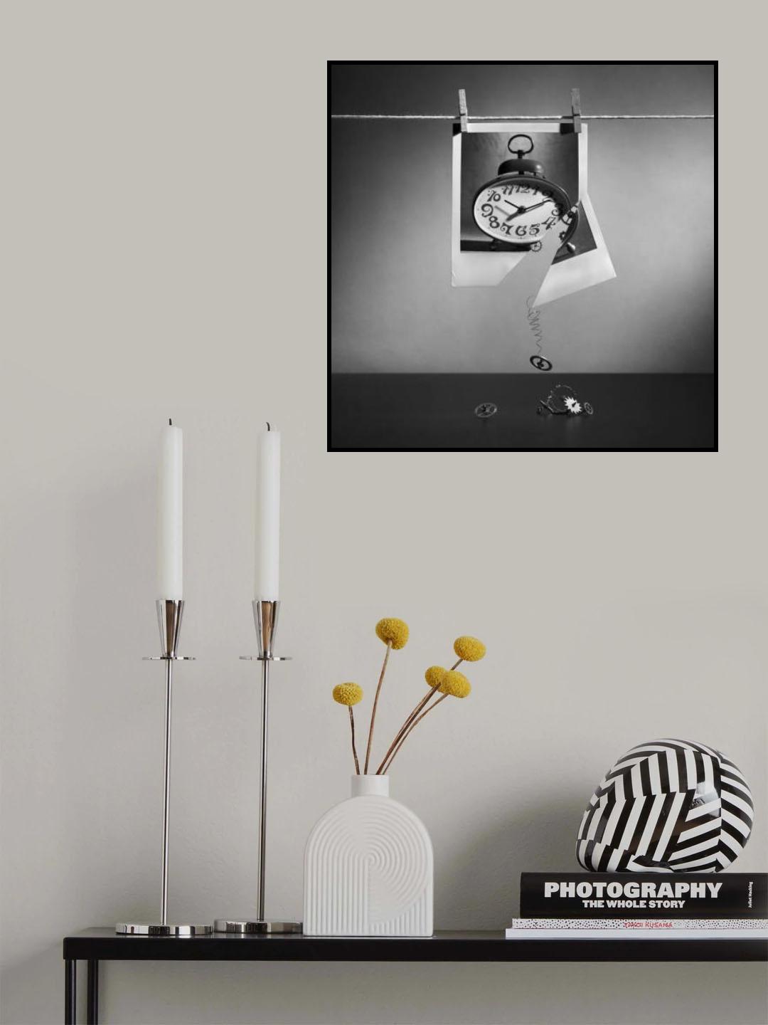 The time is almost out. Version 2 Poster och Canvastavla