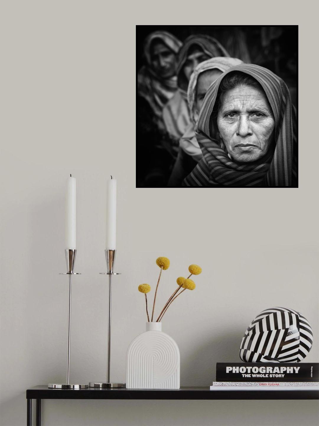 Women in a line Poster och Canvastavla