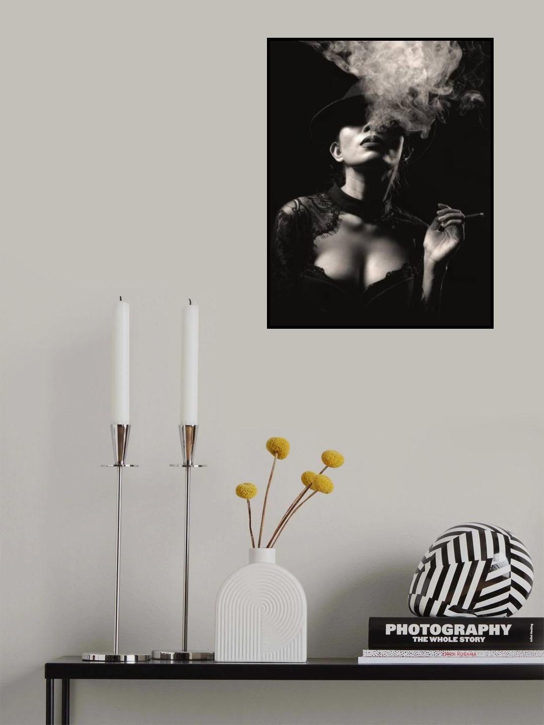 Smoking Lady Poster och Canvastavla