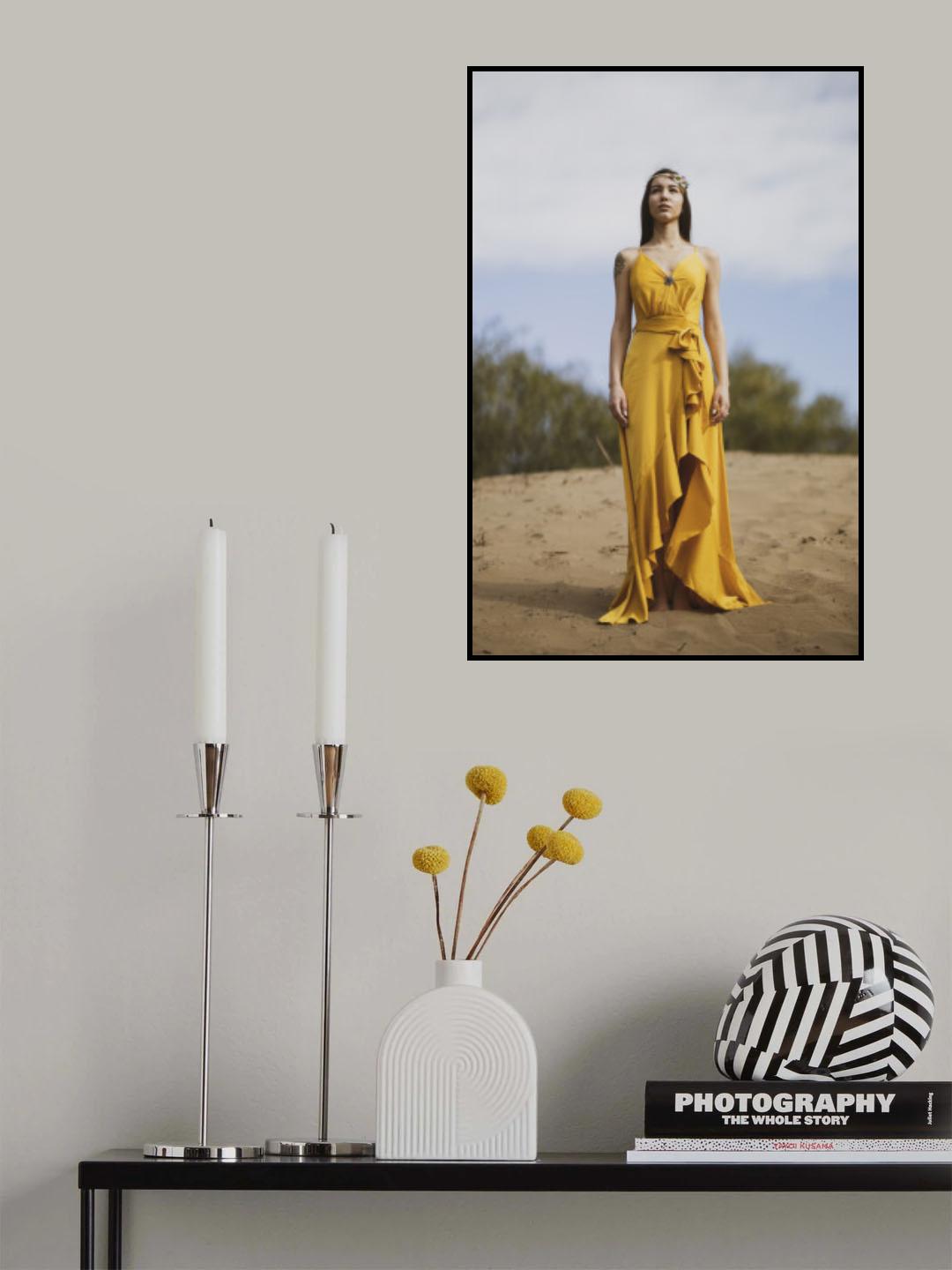 woman in yellow dress Poster och Canvastavla
