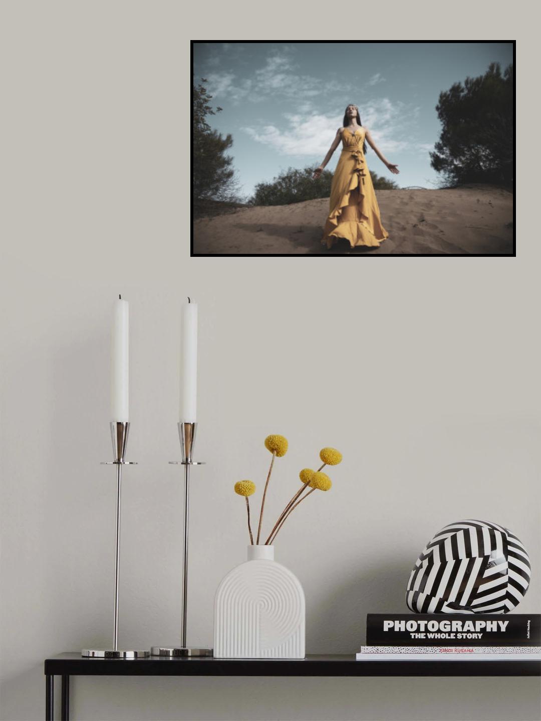 woman in yellow dress Poster och Canvastavla