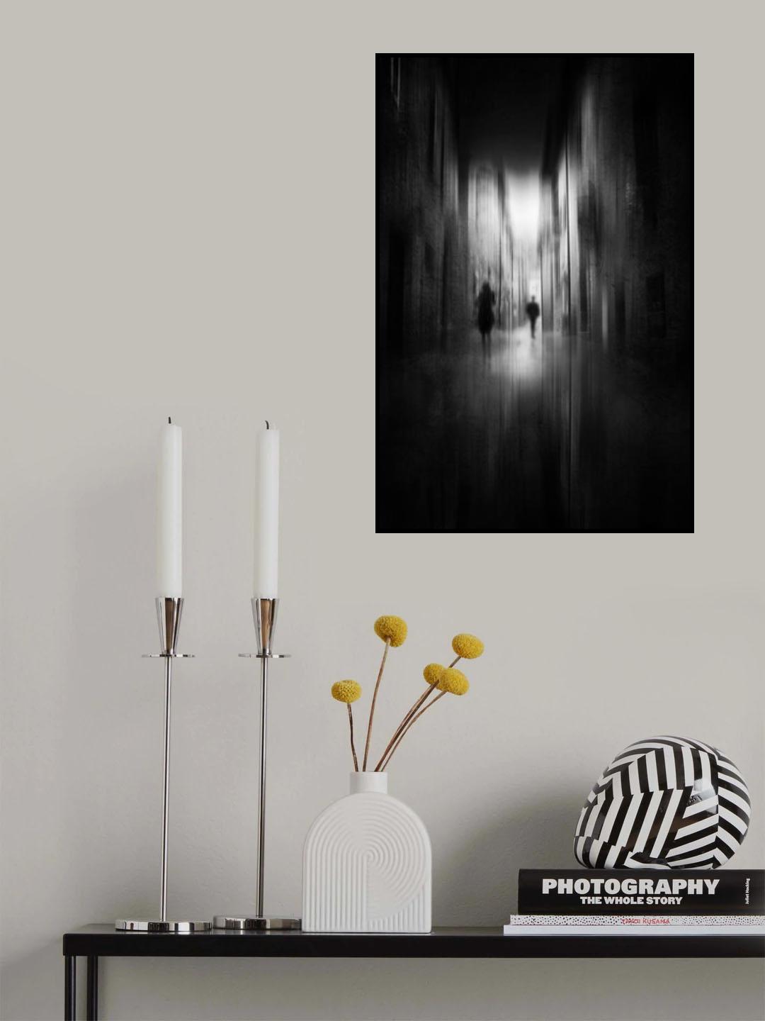 Figures in the alley Poster och Canvastavla