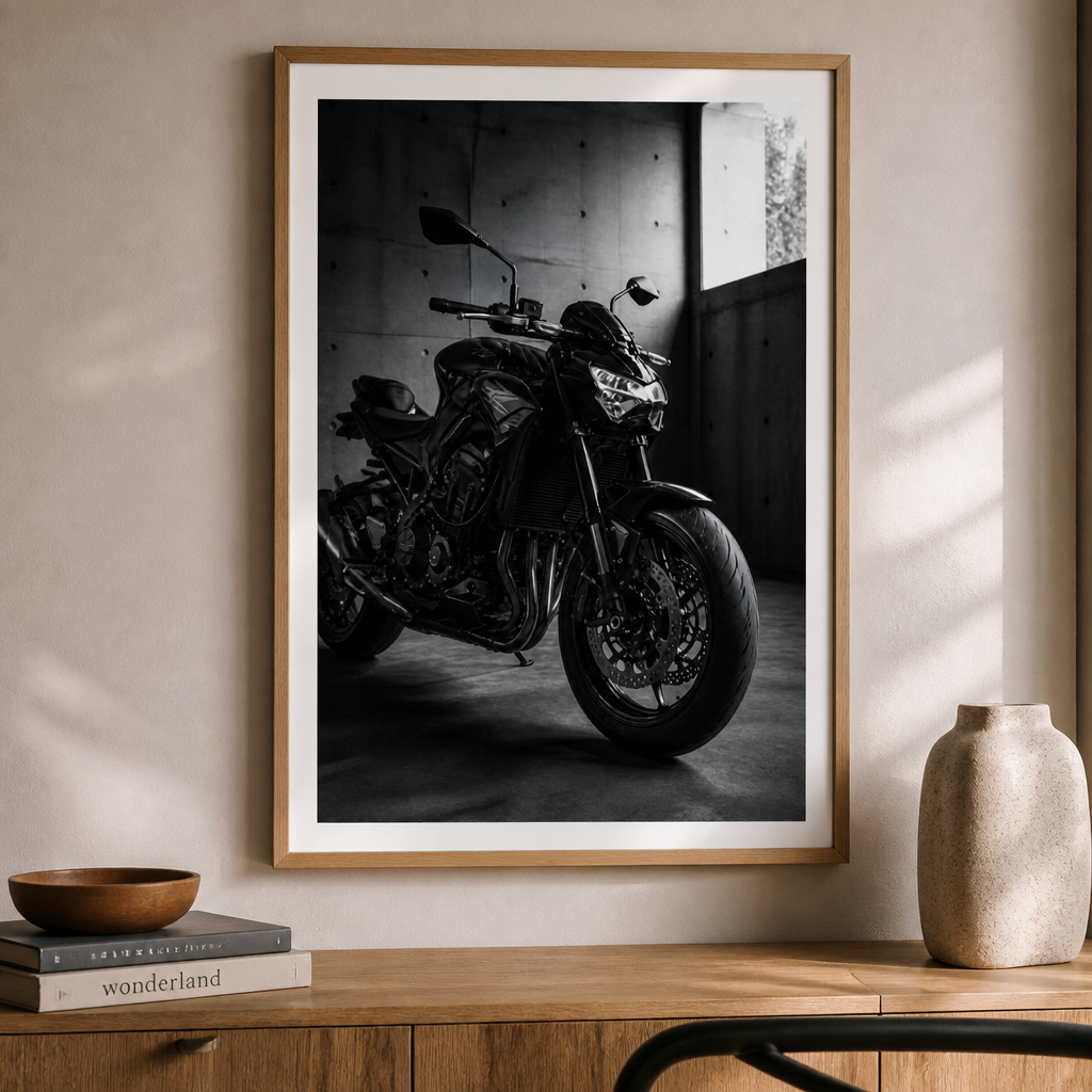 Kawasaki Z900 – Concrete Garage Blackwhite Poster