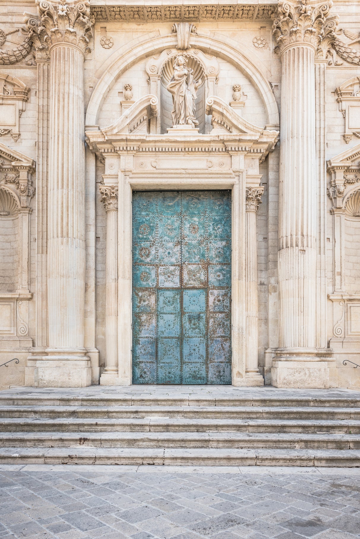 Church door in Lecce, Italy Poster och Canvastavla