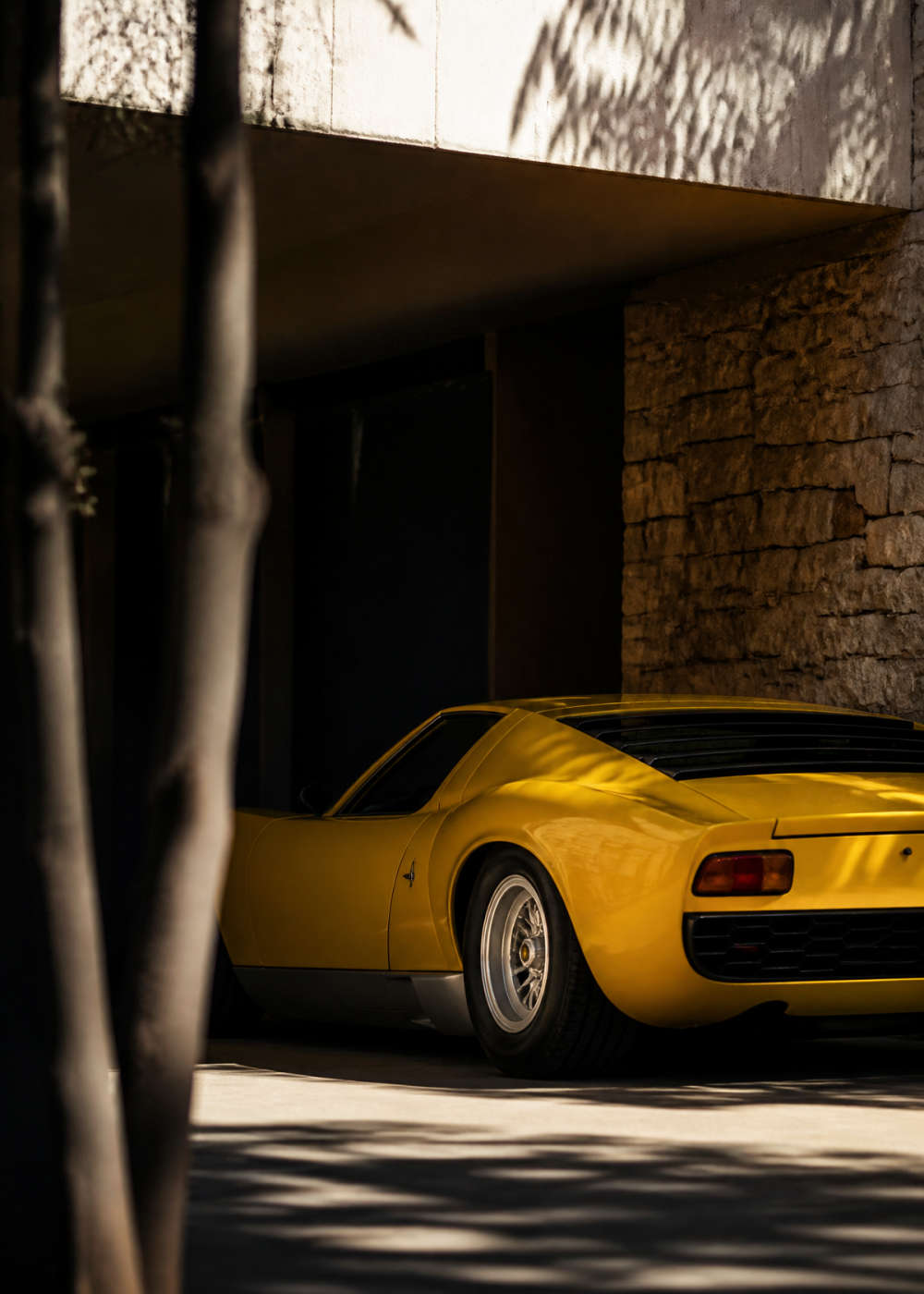Lamborghini Miura – Villa Shadow Color Poster