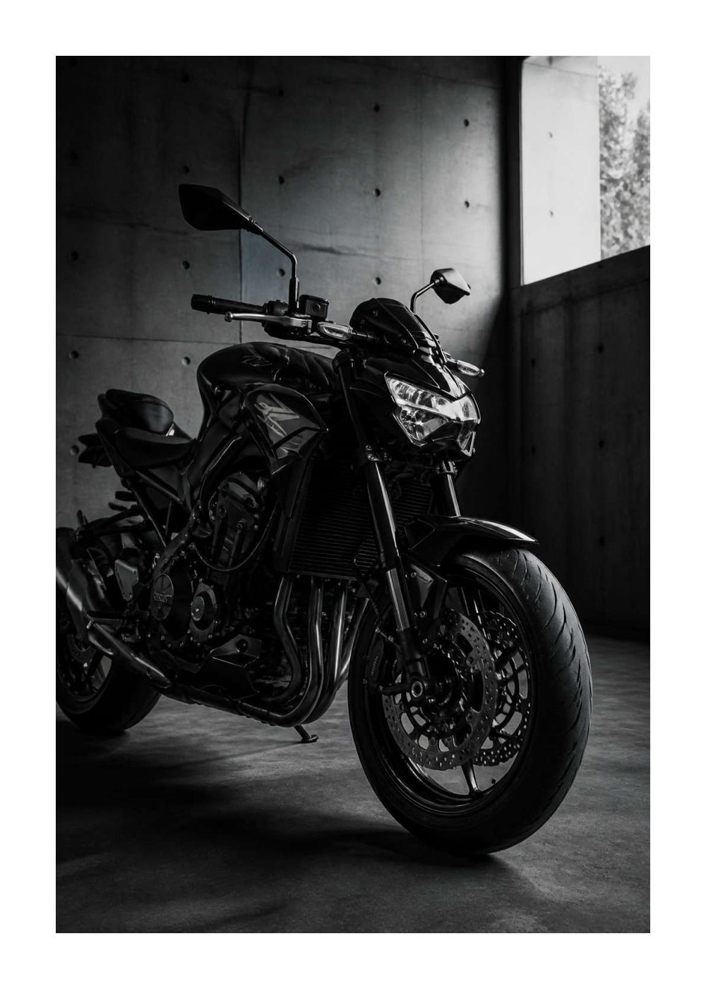 Kawasaki Z900 – Concrete Garage Blackwhite Poster