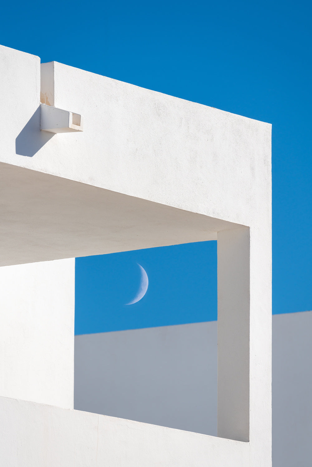 Slice of moon in color field Poster och Canvastavla