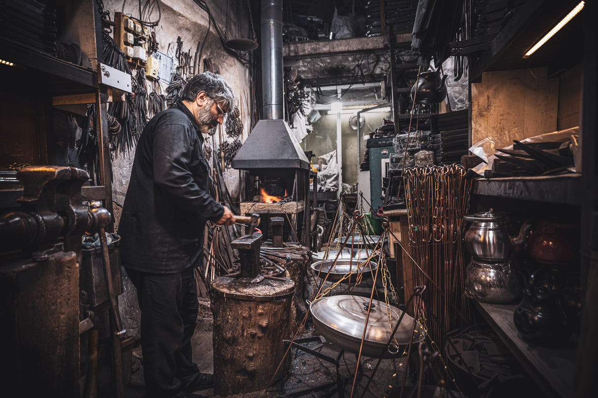 The blacksmith shop of Isfahan Poster och Canvastavla