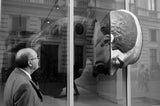 Gorby vs. Lenin Poster och Canvastavla